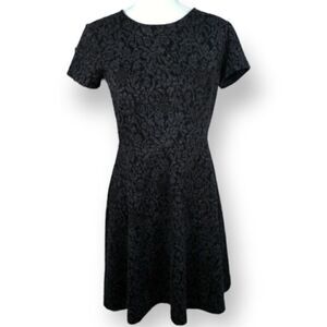ANN TAYLOR LOFT EMBOSSED FLORAL FIT & FLAIR DRESS SZ.4 EUC